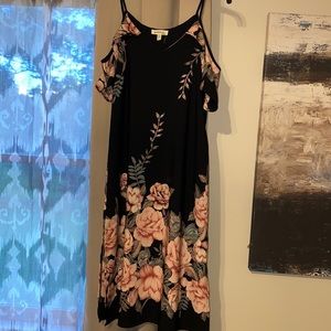 Off shoulder spaghetti strap flower dress. Size small